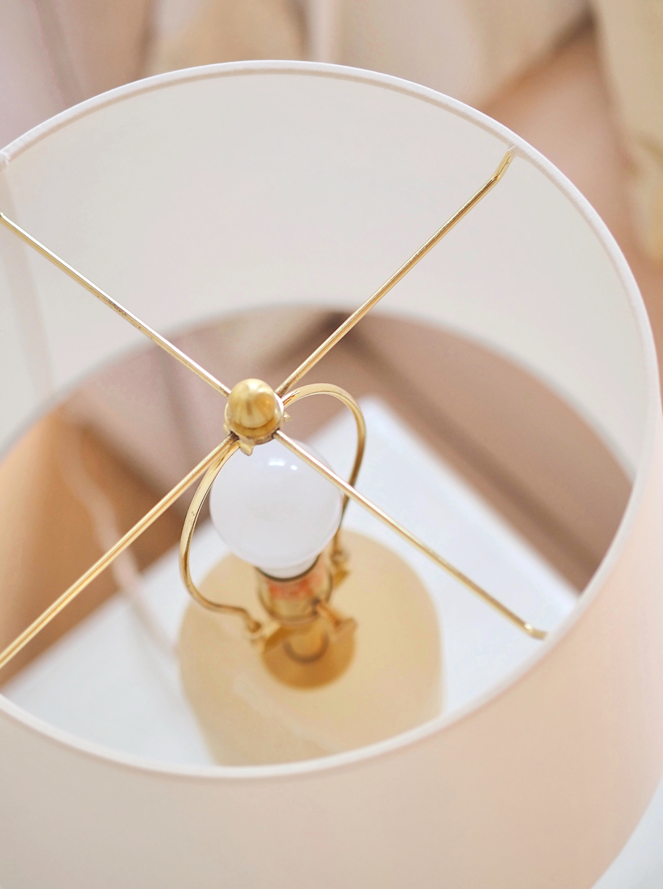 Misty Alabaster Table Lamp